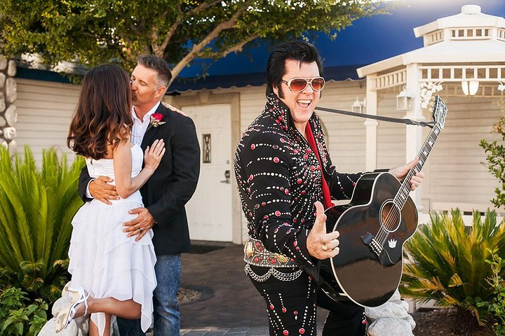 Elvis Wedding at Graceland Wedding Chapel